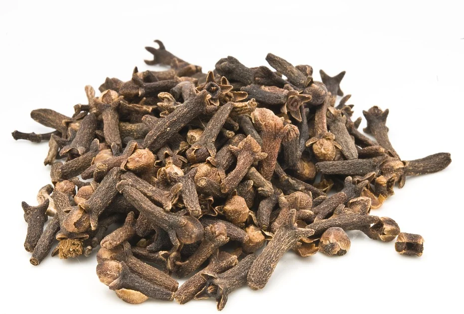 Arôme naturel de vanille, extrait de vanille, arôme vanille, saveur vanille… Comment différencier les appellations pour consommer responsable ? 4 girofle